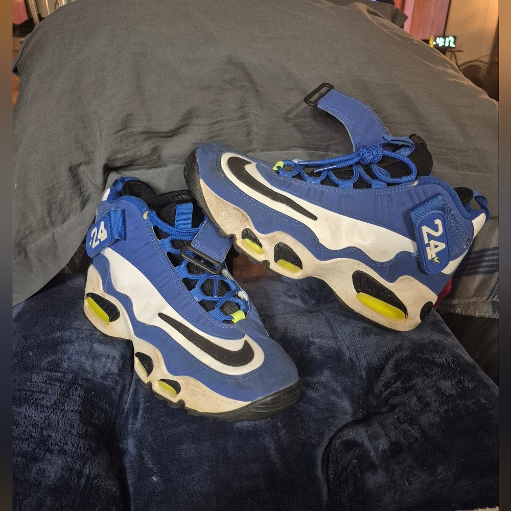 This is a Nike Air Griffey Max 1 "Varsity Royal" 2021 sneaker